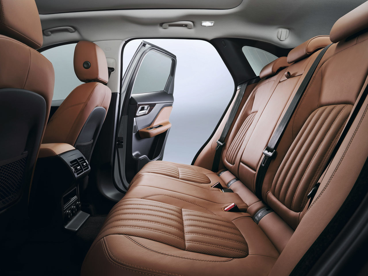 Jaguar F-Pace 2016 Interior