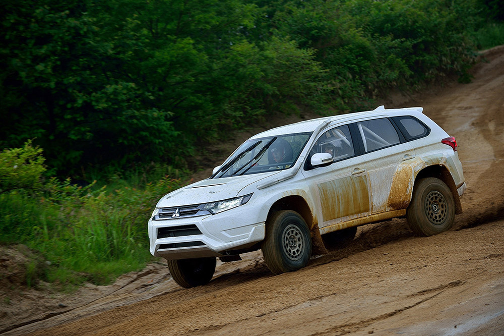 Mitsubishi Outlander PHEV 2016 QUADIS Portalegre