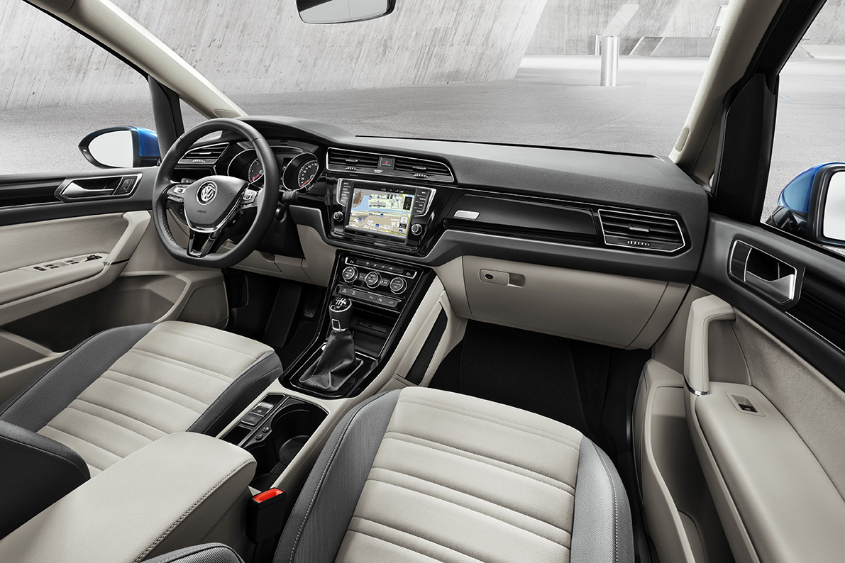Volkswagen Touran 2015 Interior
