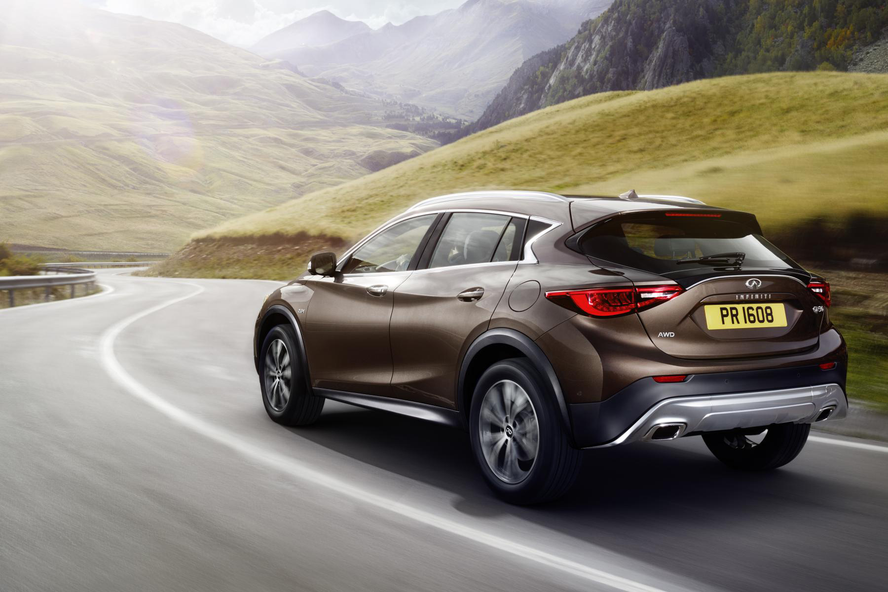 Infiniti QX30 2016 Trasera