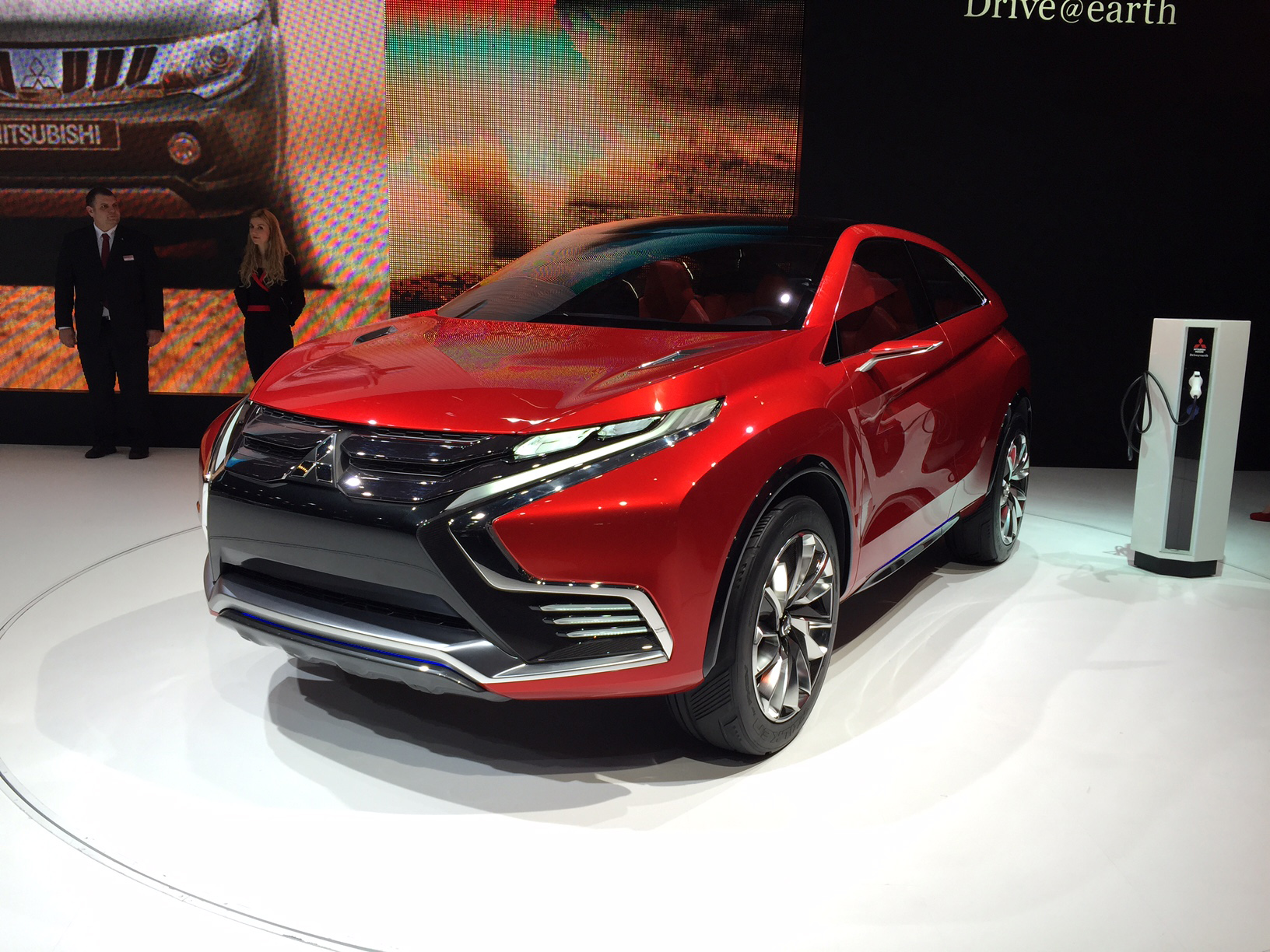 Mitsubishi GC-PHEV Concept Salon Ginebra 2015
