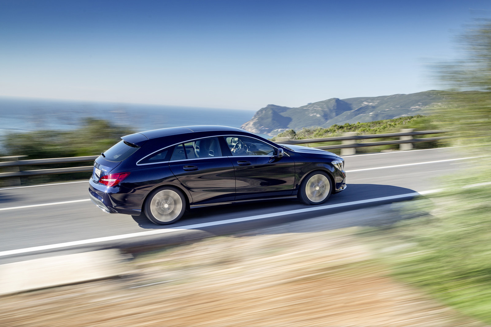Nuevo Mercedes Benz CLA Shooting Brake 2016 Lateral