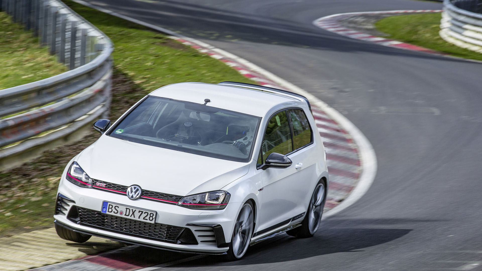 Volkswagen Golf GTI Clubsport S 2016 1