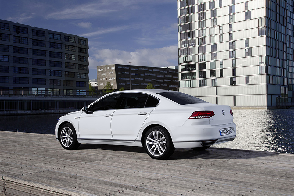 Volkswagen Passat GTE Hibrido Trasera