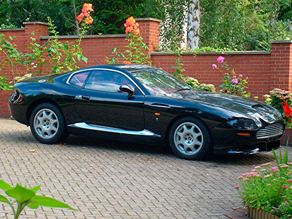 Coches Sultan Brunei Aston Martin V8 Vantage Special Series Londres