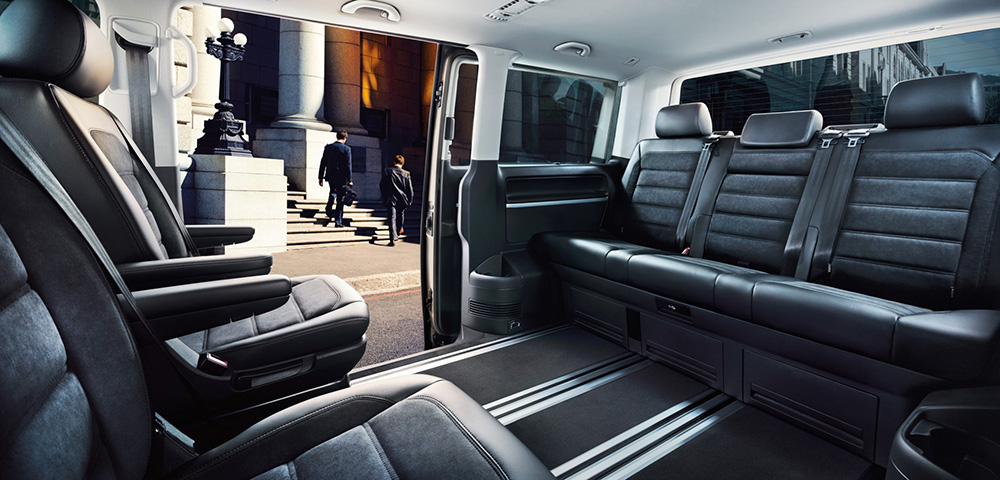 Alquiler furgoneta Volkswagen Caravelle Barcelona QUADIS Rent a Car 1