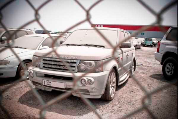 Coches abandonados Dubai Range Rover