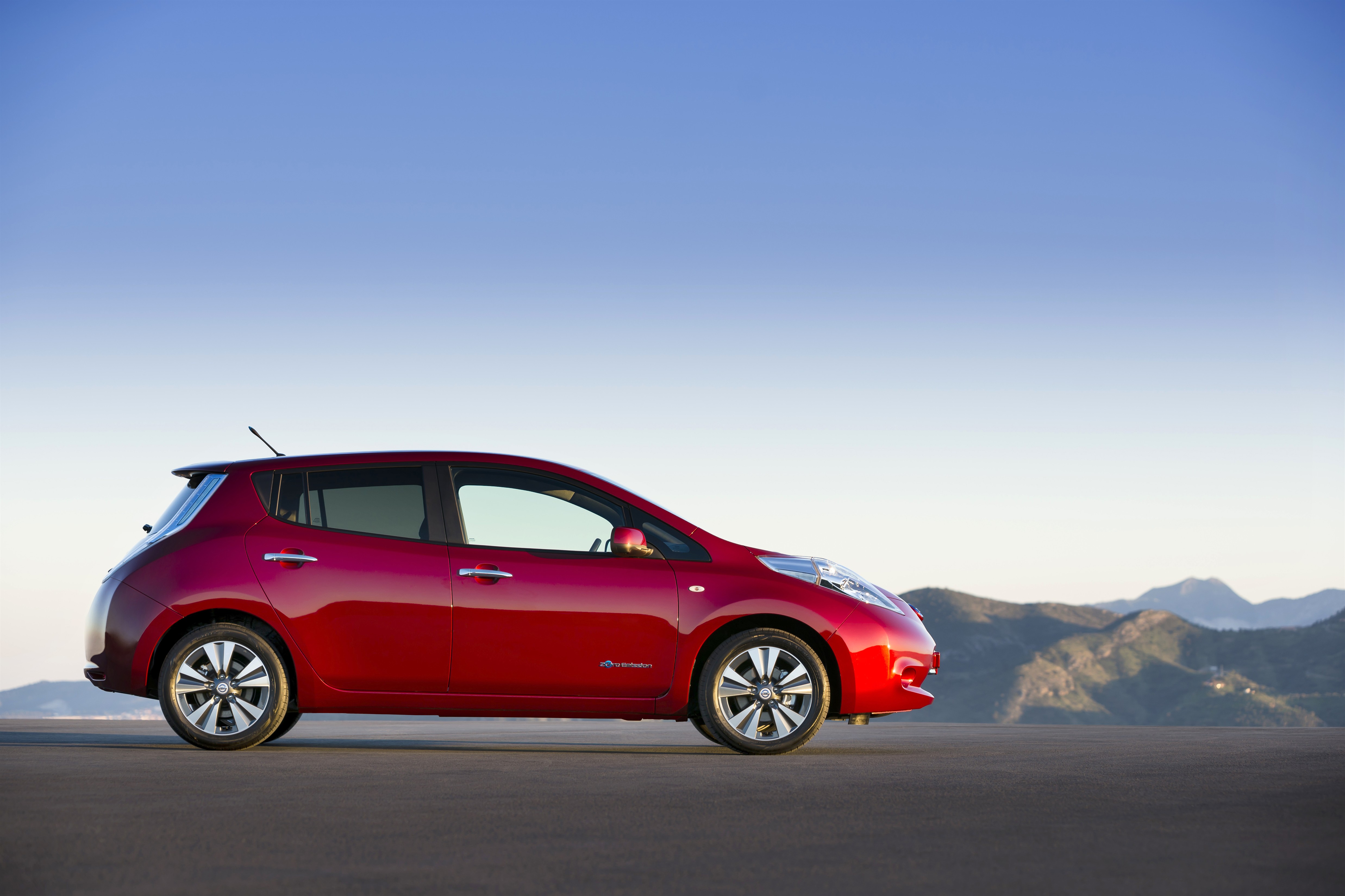 Nissan LEAF 2014 QUADIS