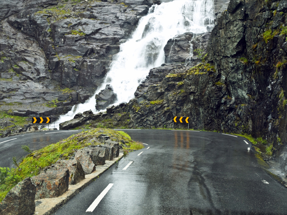 Trollstigen Noruega Carretera