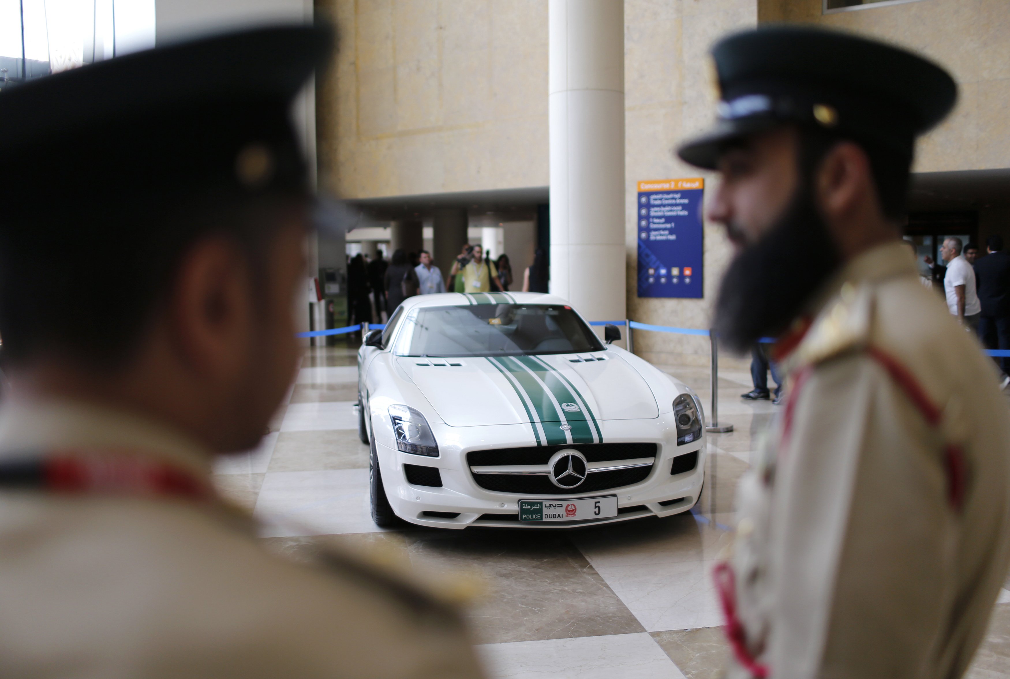 Mercedes SLS AMG Policia Dubai