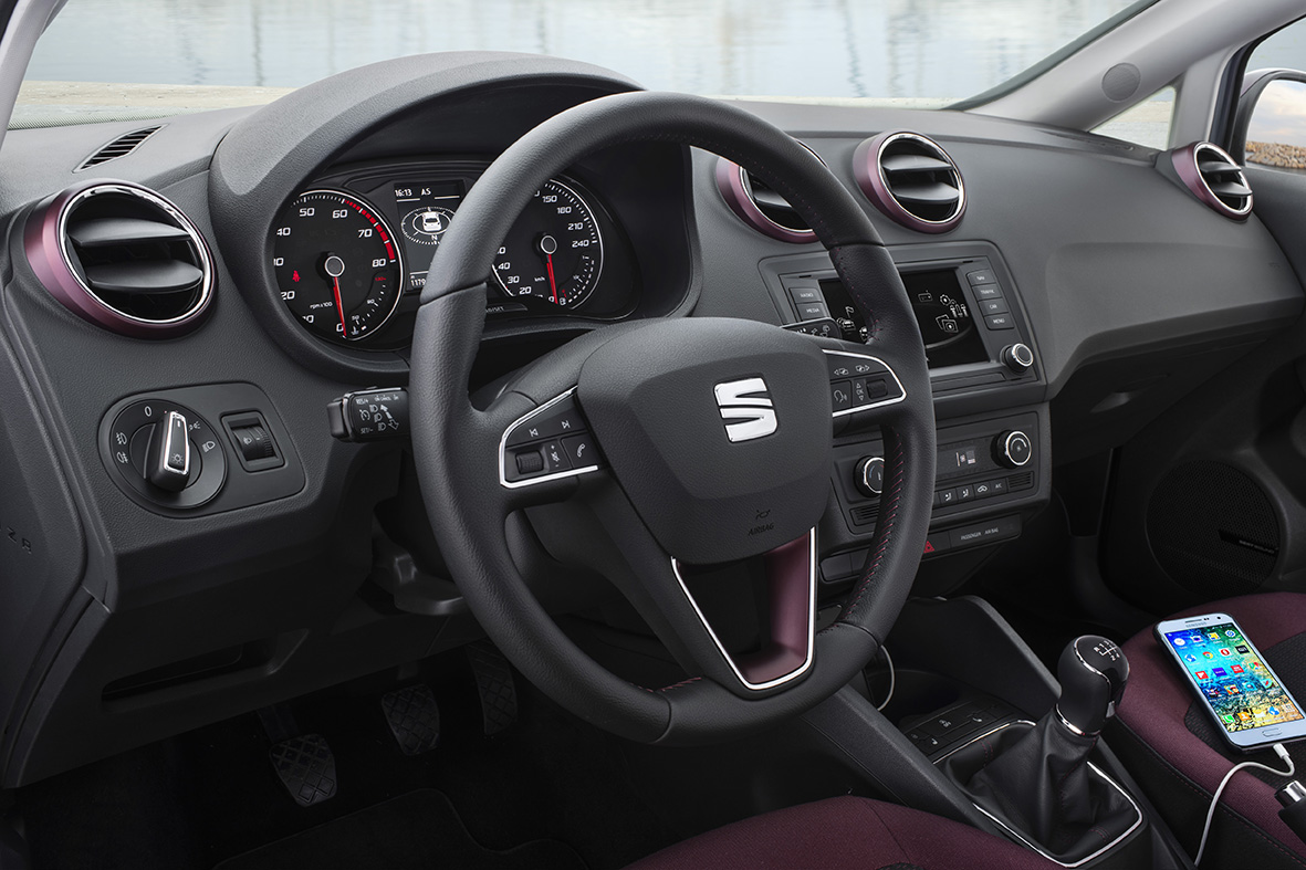 Seat IBIZA Connect 2015 QUADIS Interior