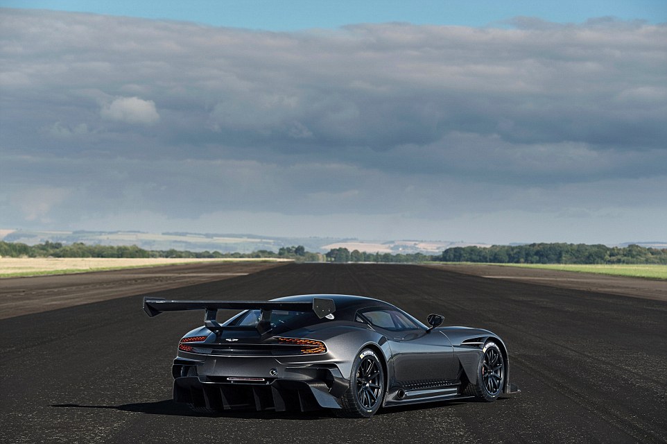 Aston Martin Vulcan 2016 Yas Marina Trasera