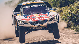 Peugeot y Mitsubishi, protagonistas del Dakar 2017