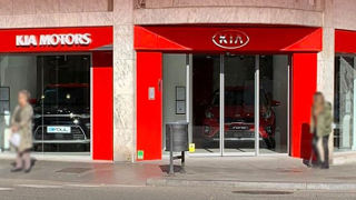 AR MOTORS abre la primera tienda 100% electrificada de KIA en Cataluña
