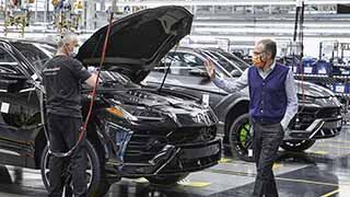 Los fabricantes de coches empiezan a reactivar su producción