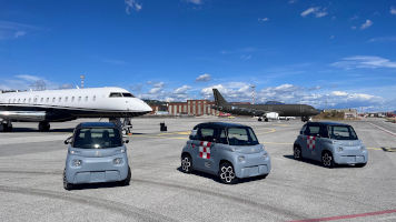 El Citroën Ami - 100% ëlectric demuestra su funcionalidad en el aeropuerto de Génova