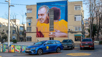 AR Motors acompaña a la Fundación Cruyff en la inauguración de su nuevo mural en Hospitalet