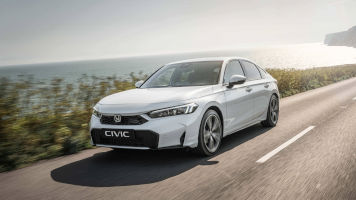 Honda Civic e:HEV se renueva manteniendo su esencia híbrida
