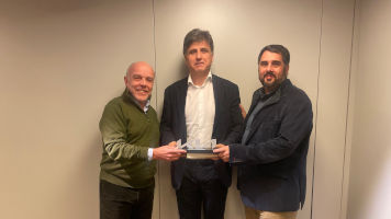 Kia reconoce a QUADIS ARmotors como el mejor concesionario en venta de vehículos nuevos y seminuevos de España