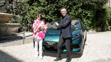 DENZA Z9GT lidera la Ruta Marco Polo: 15.000 km de Roma a Hong Kong a bordo del gran turismo eléctrico de la marca