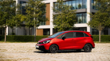 Honda Jazz cumple 25 años: un cuarto de siglo de eficiencia, versatilidad y más de nueve millones de unidades