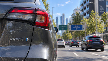 Ecología, silencio, fiabilidad y ahorro: las razones para elegir un coche híbrido